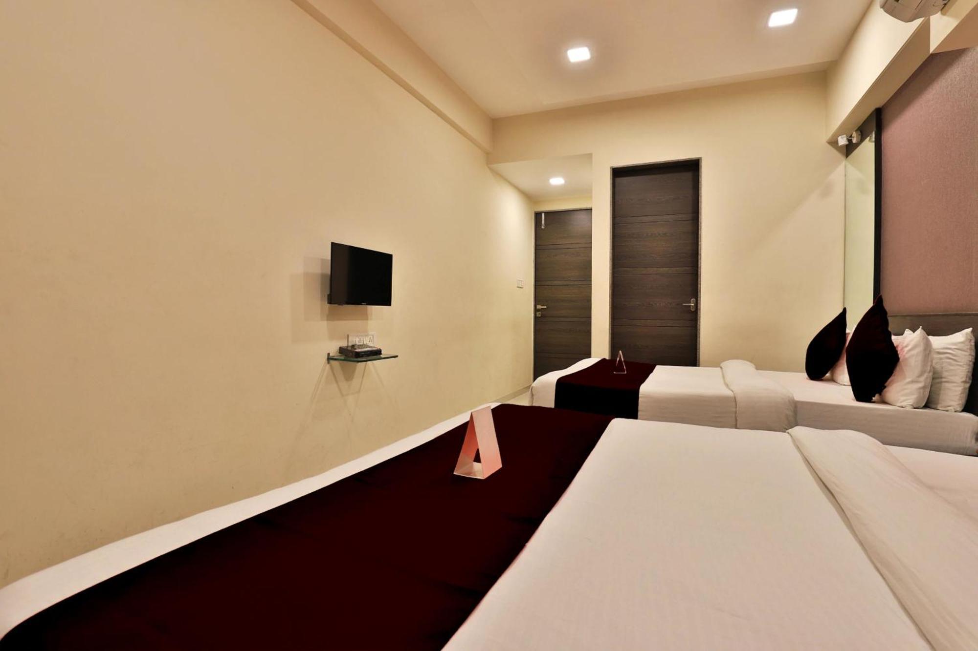 سورات Hotel Royal Rituals Vesu المظهر الخارجي الصورة